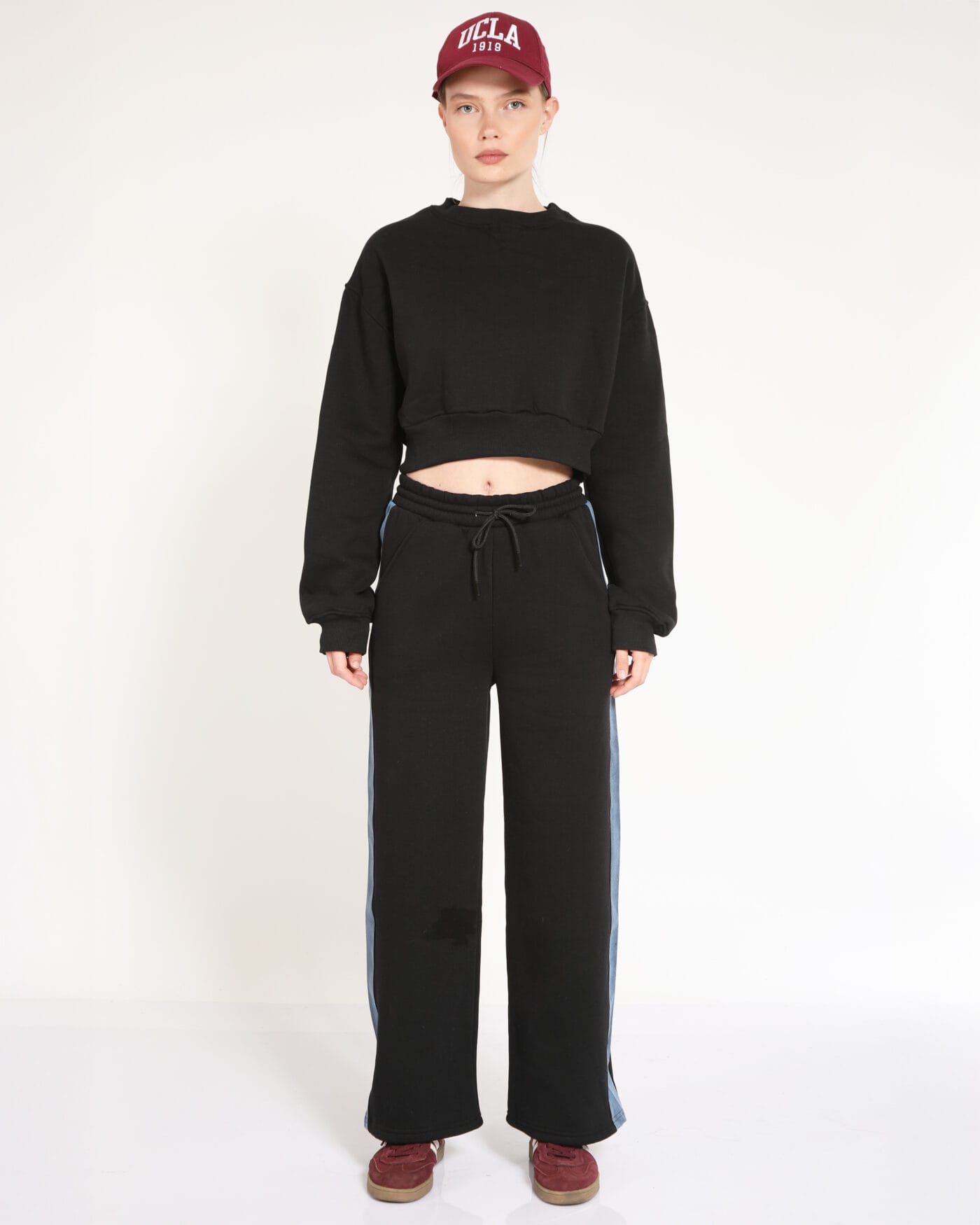 Kapsulgardırop-Black-Sport-Set-Woman-Takim-Set-Spor
