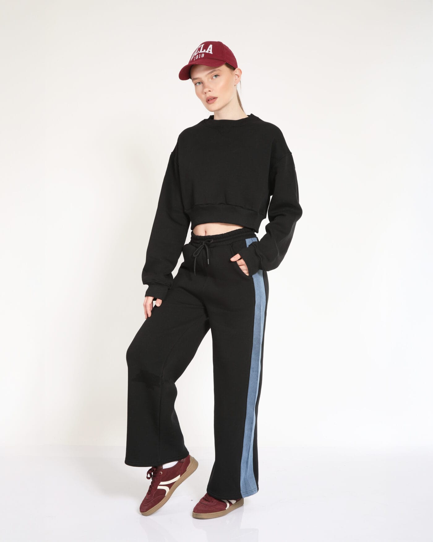 Kapsulgardırop-Black-Sport-Set-Woman-Takim-Set-Spor