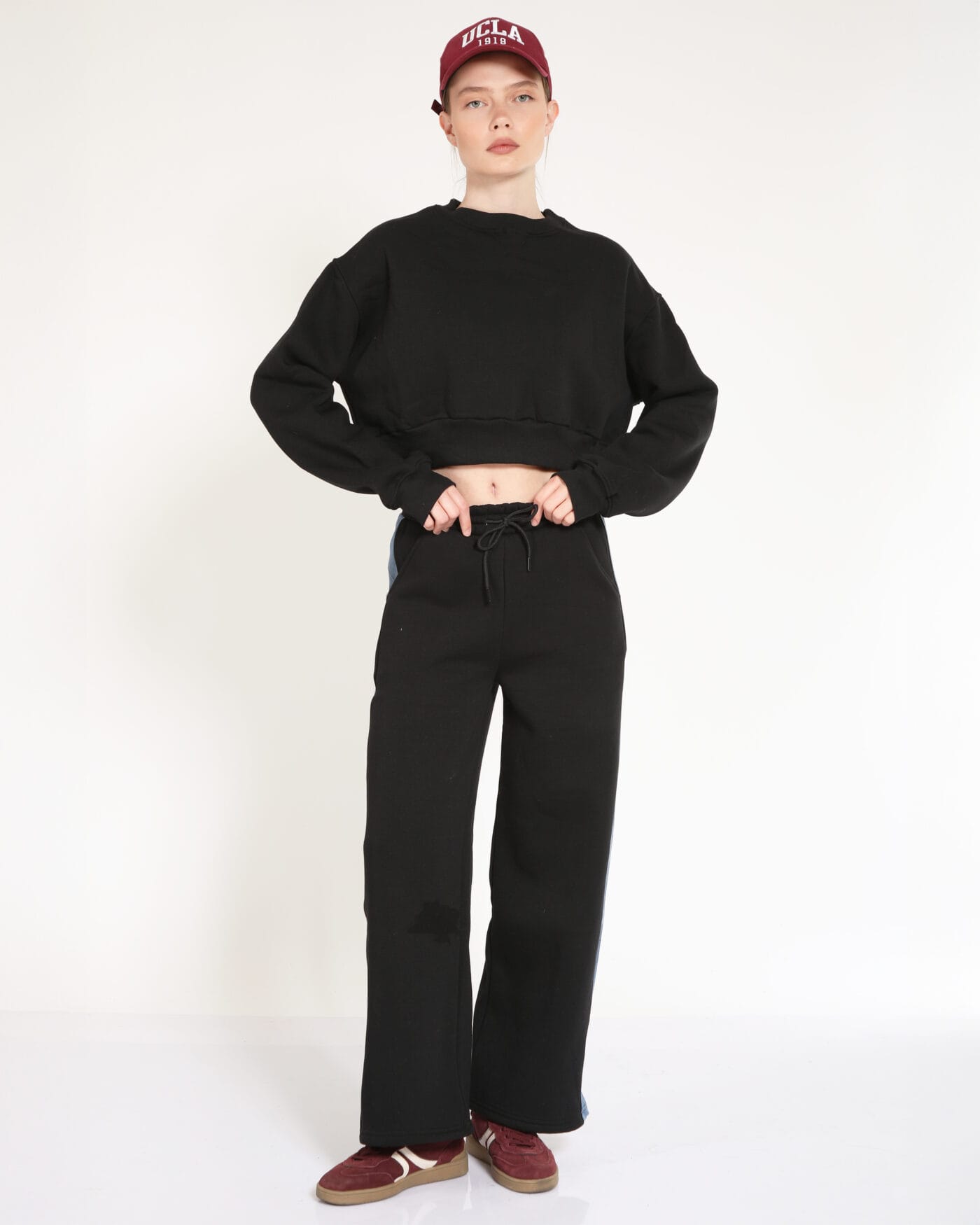 Kapsulgardırop-Black-Sport-Set-Woman-Takim-Set-Spor