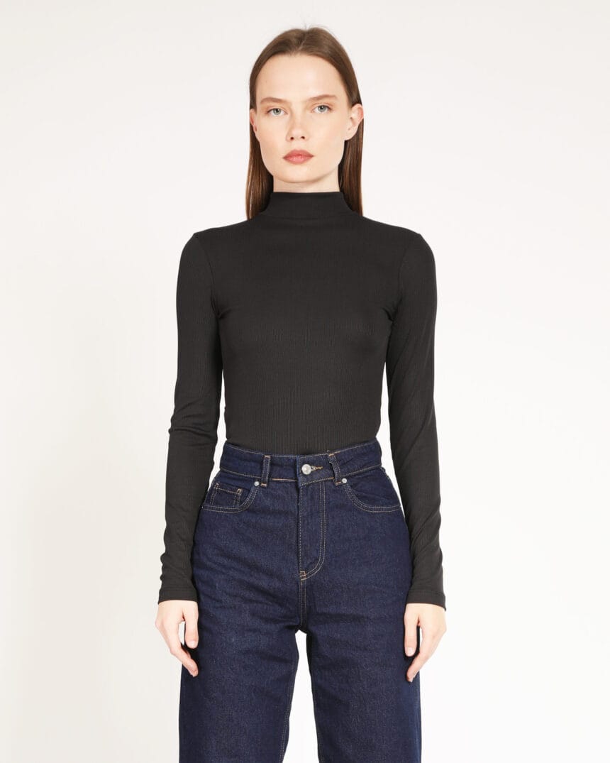 Siyah-Sirt-Detayli-Kadin-Bluz-Black-Woman
