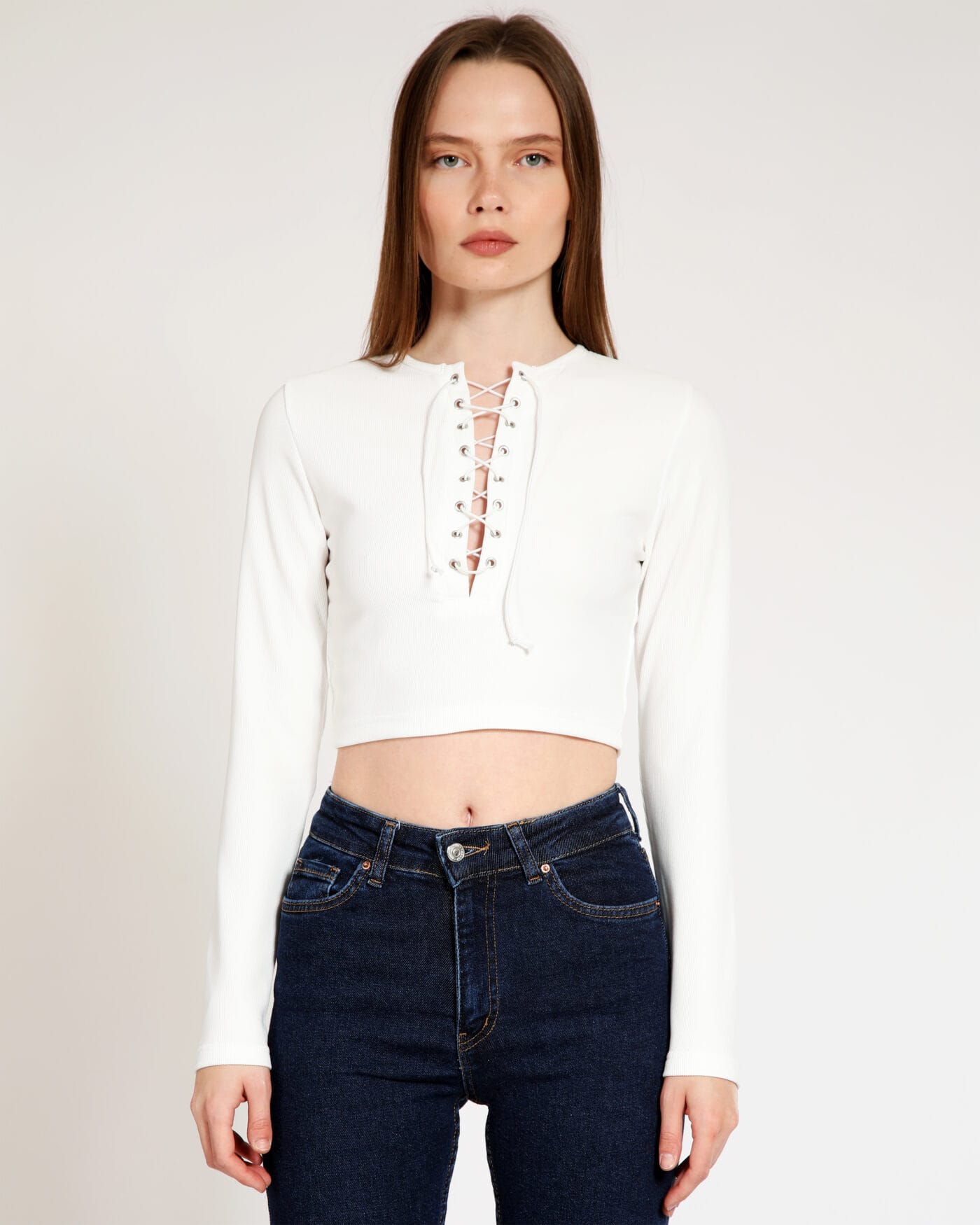 Kapsulgardırop-White-Open-Straps-Crop-Top-Woman