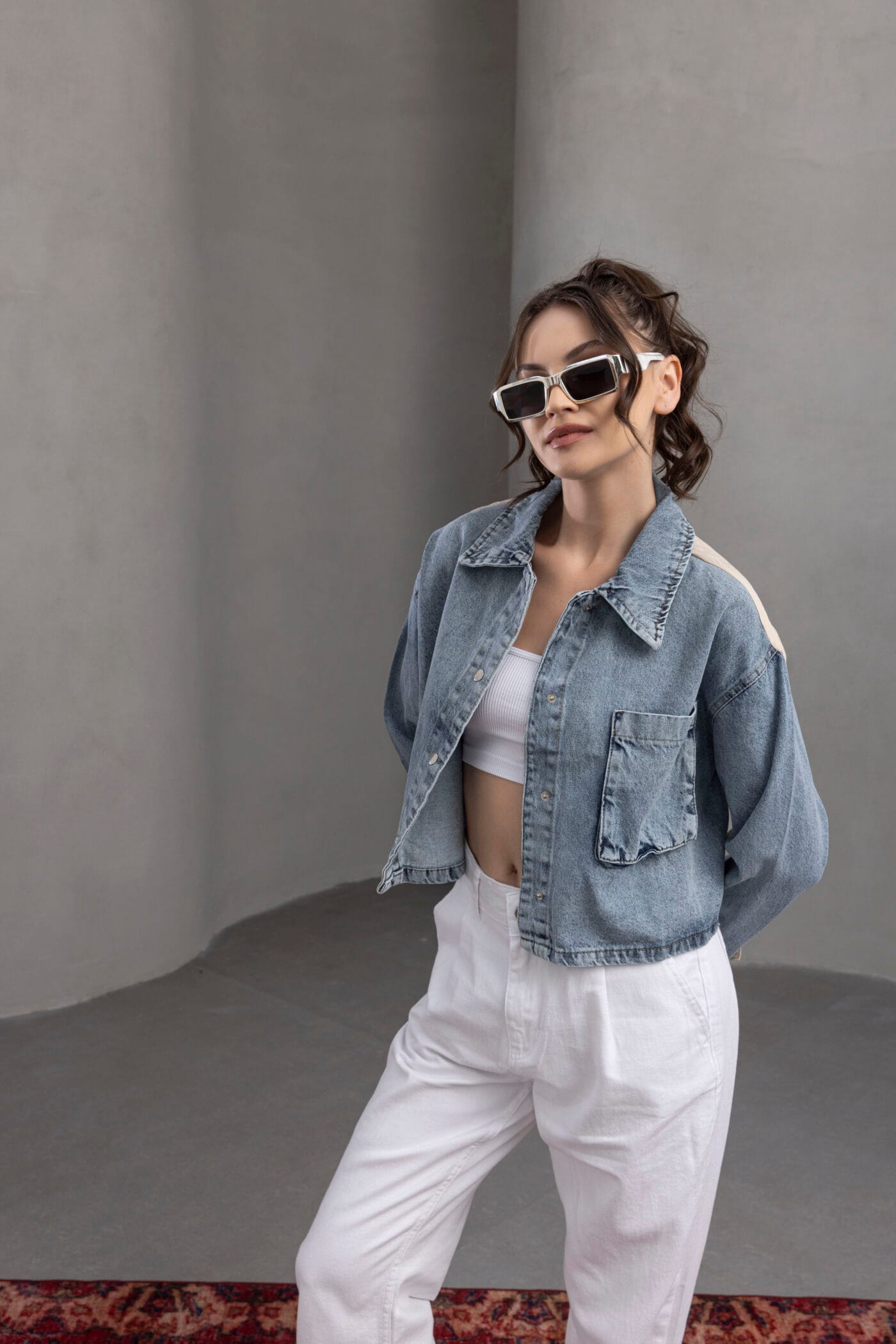 ACIK-MAVI-SIRTI-PARASUT-KUMAS-DENIM-CEKET-Kadin