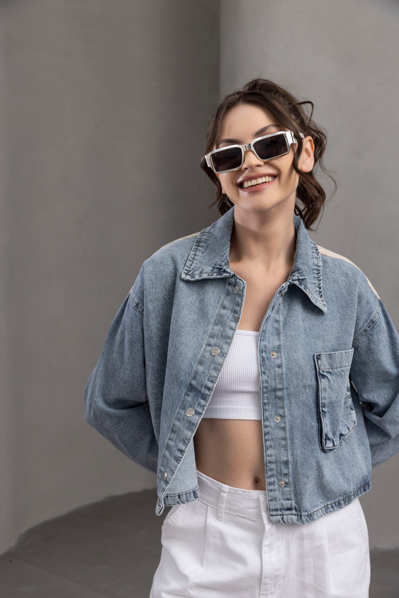 ACIK-MAVI-SIRTI-PARASUT-KUMAS-DENIM-CEKET-Kadin