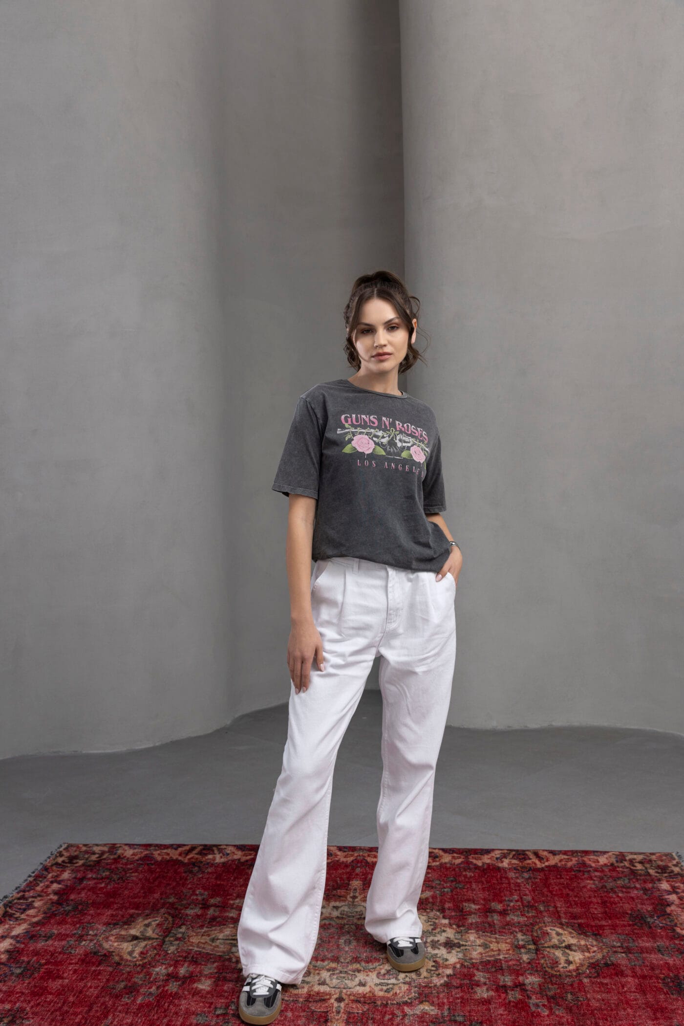 Antrasit-Gunsn-roses-baskili-T-Shirt