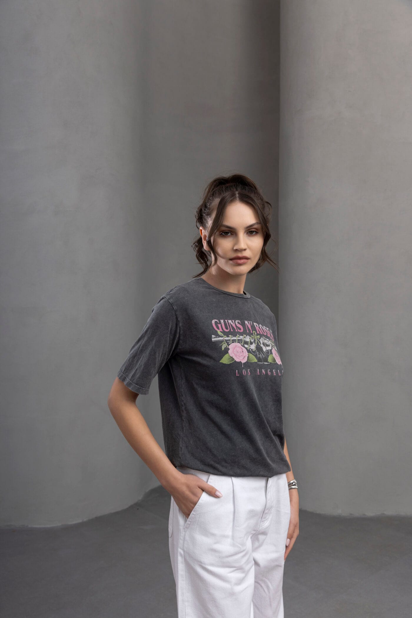 Antrasit-Gunsn-roses-baskili-T-Shirt