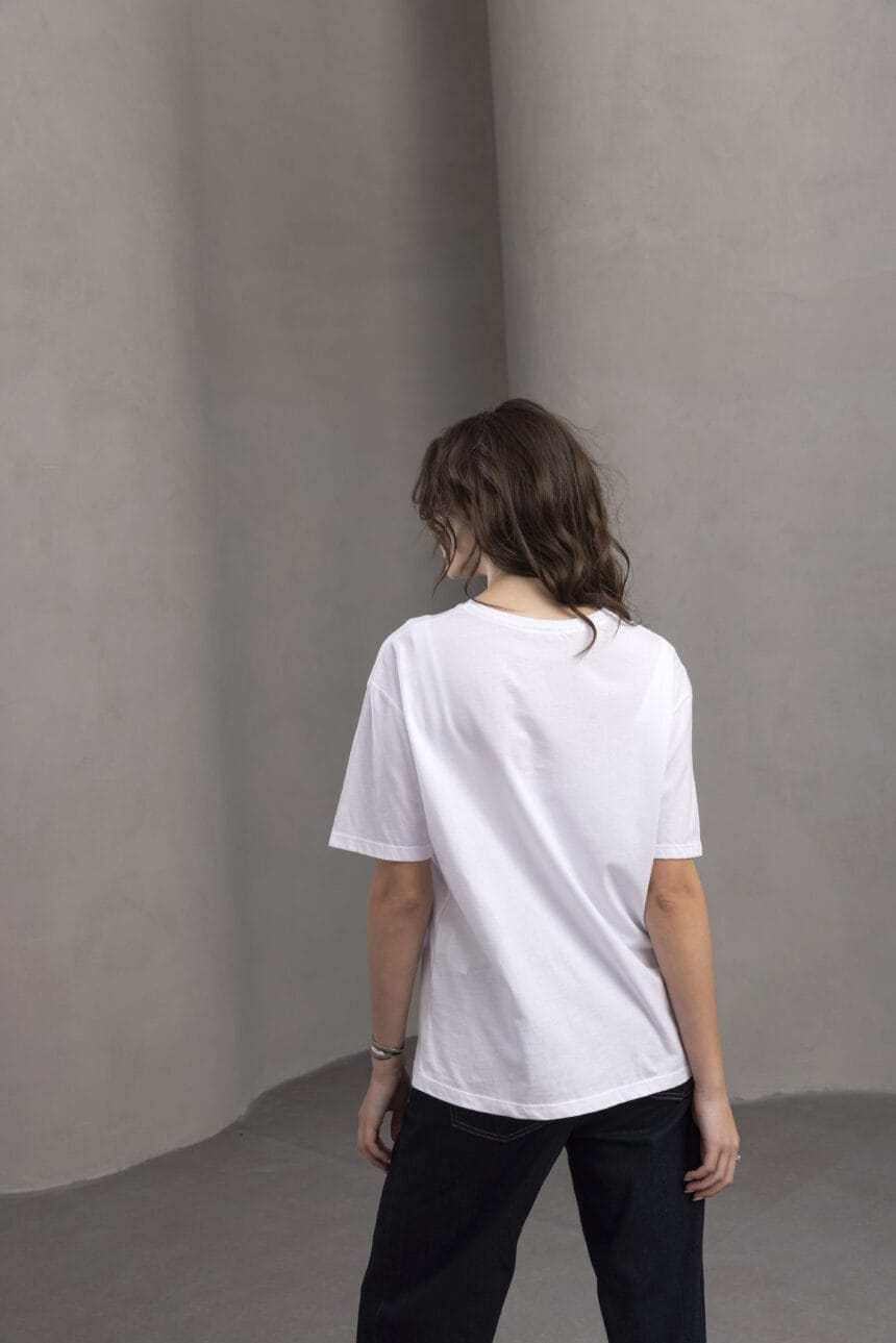 Basic-Beyaz-Bisiklet-Yaka-T-shirt-kadin