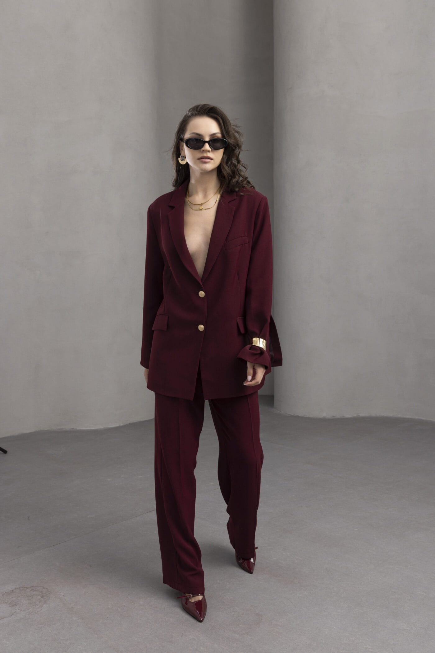 Bordo-Gold-Dugmeli-Polyviscon-Ceket-Pantolon-Takim-Kadin