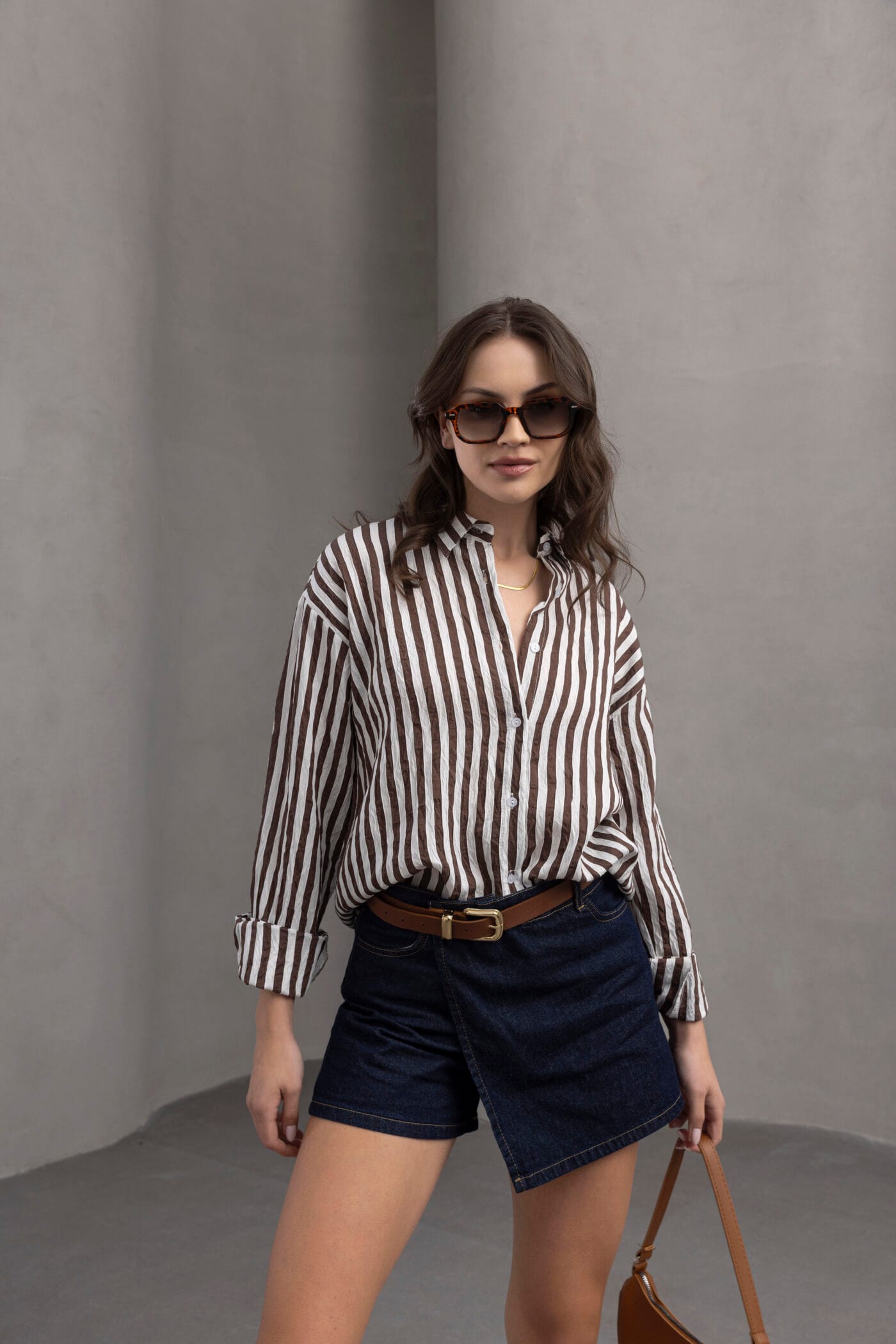 Kahve-Cizgili-Oversize-Gomlek