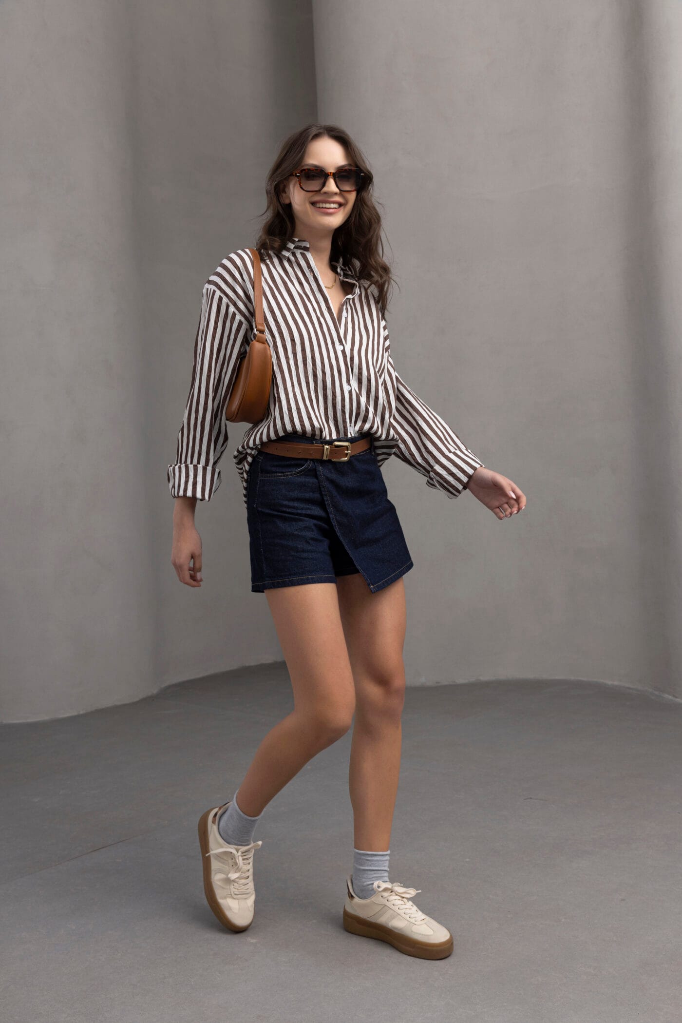 Kahve-Cizgili-Oversize-Gomlek