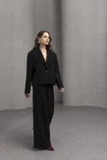 Kapsulgardirop-Siyah-Crop-Ceket-Takim-Kadin-Woman