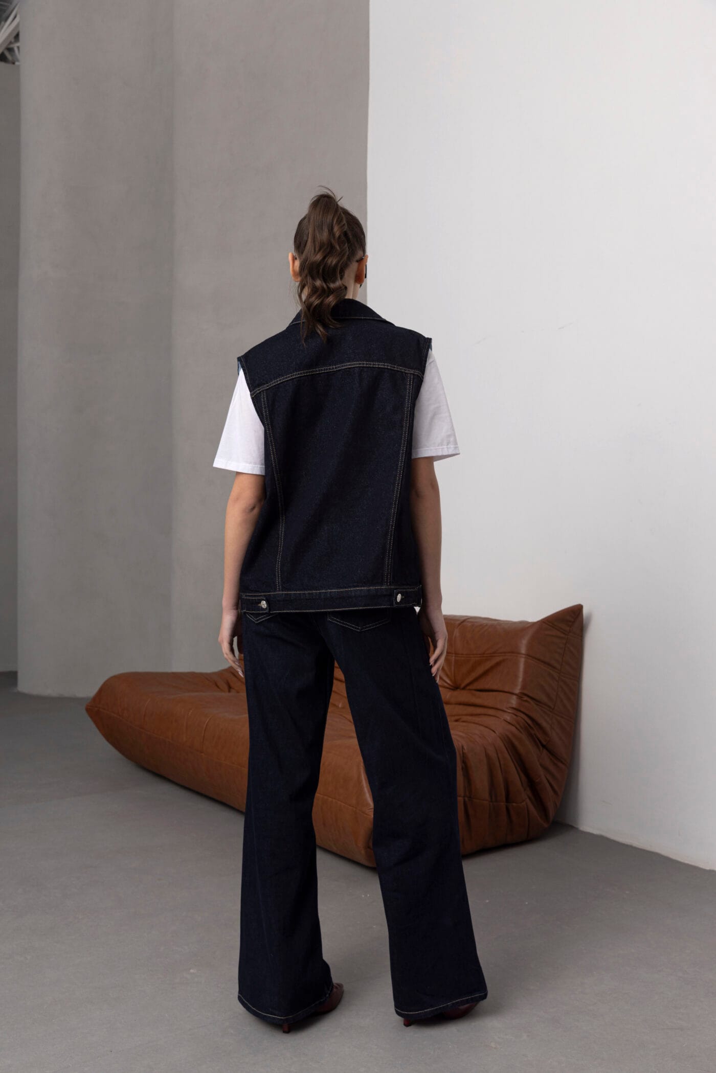 Koyu-Mavi-Denim-Yelek-Kadin