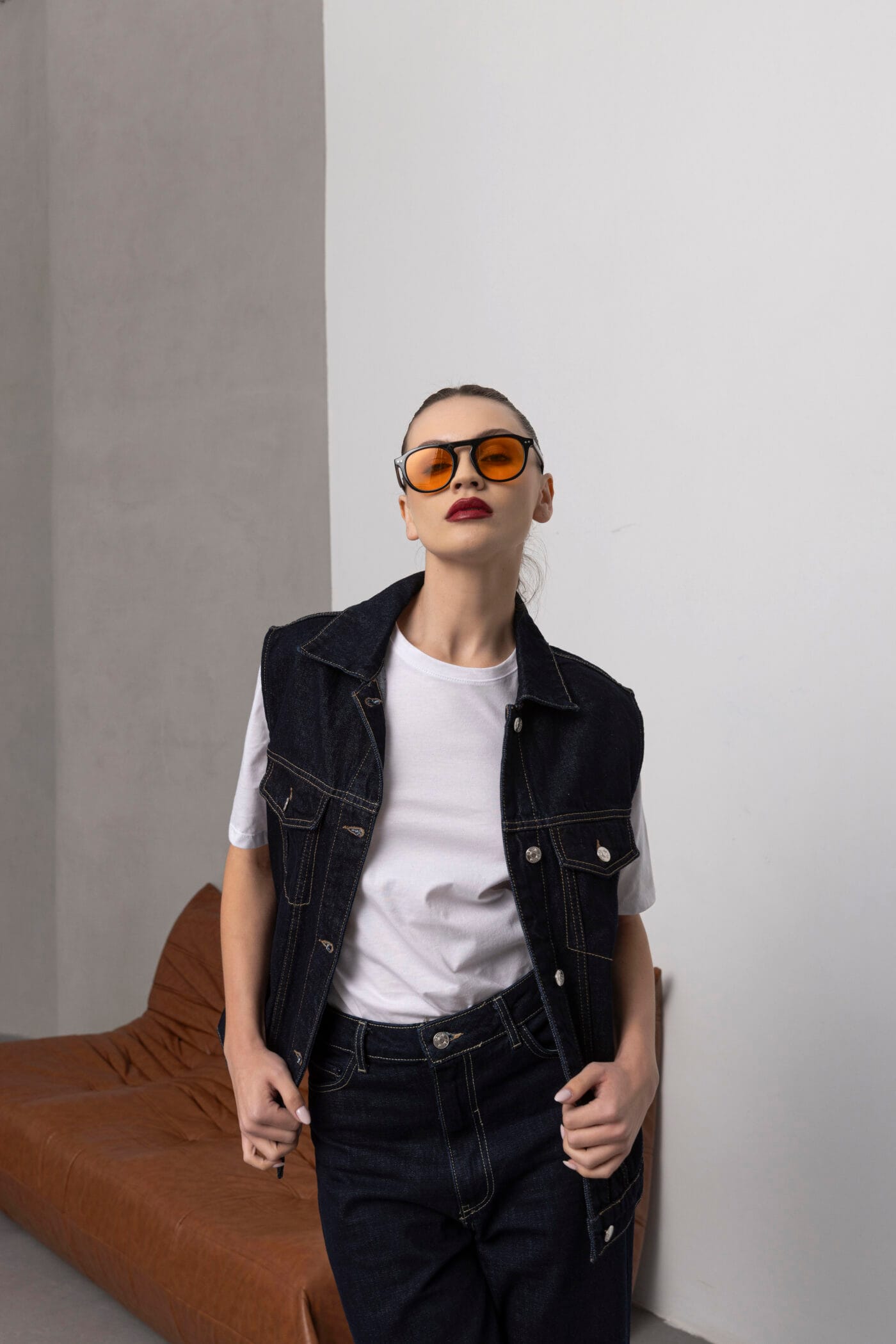 Koyu-Mavi-Denim-Yelek-Kadin