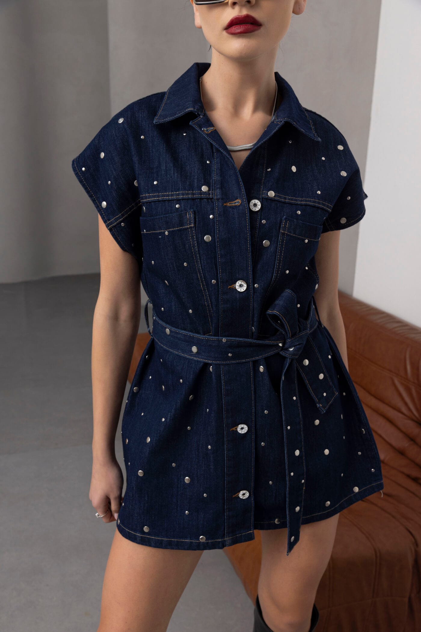 Koyu-Mavi-Metal-Zimba-Detayli-Denim-Kusakli-Yelek