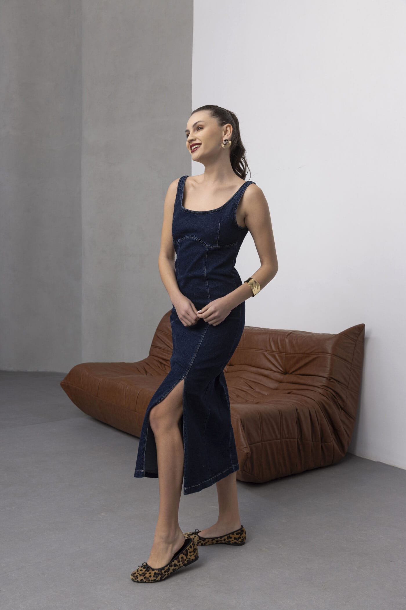 Mavi-Midi-Yirtmacli-Slim-Denim-Elbise-Kadin