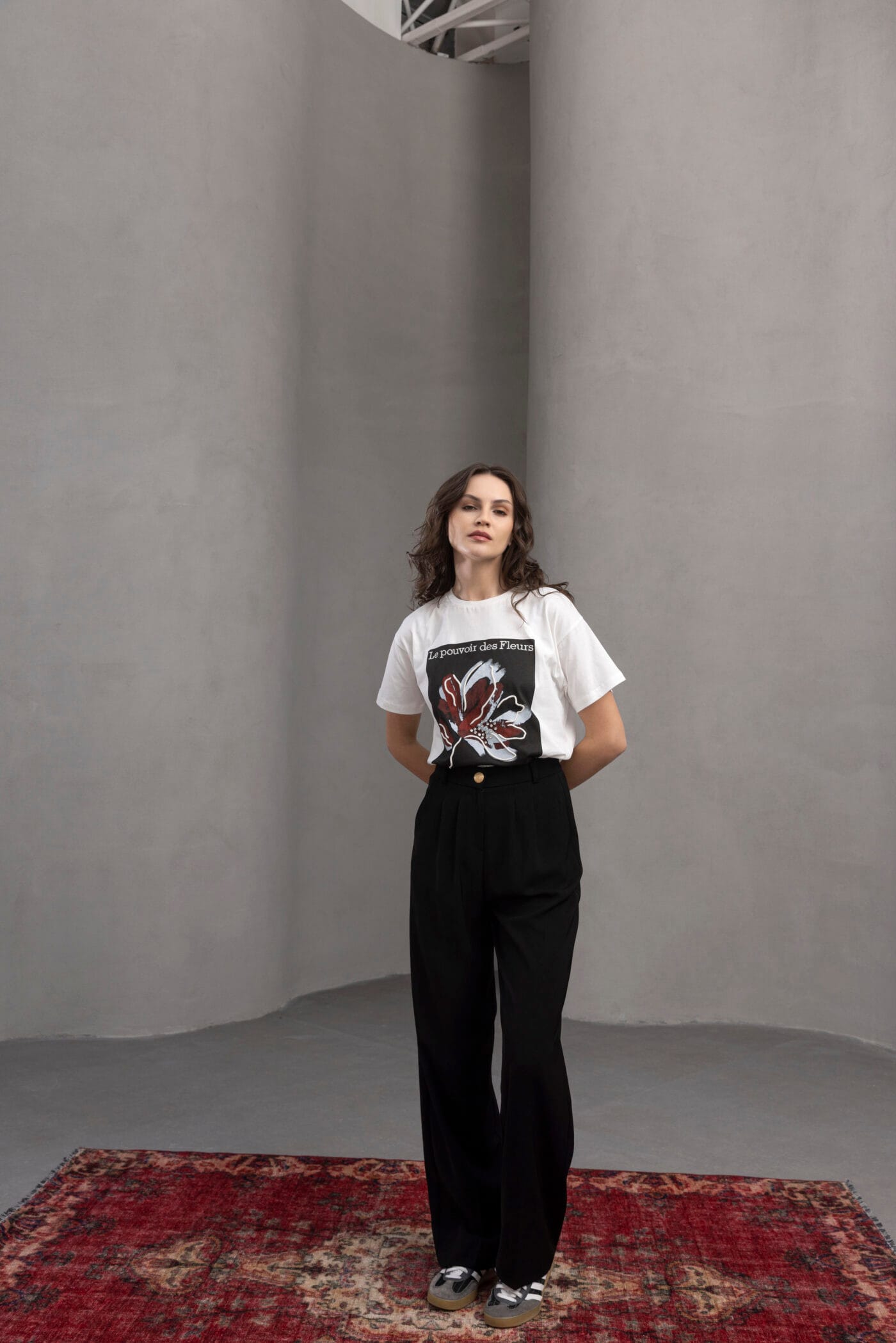 Premium-Tasli-Cicek-Desenli-T-Shirt