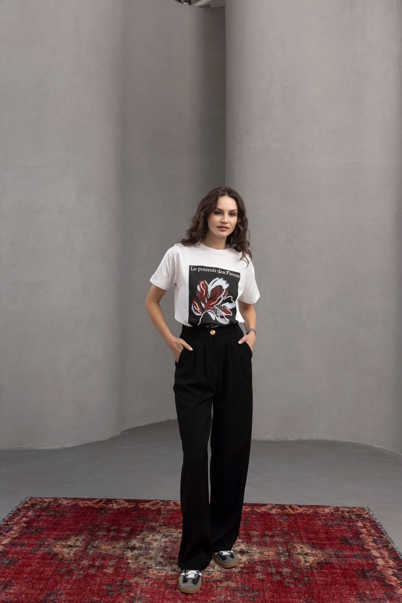 Premium-Tasli-Cicek-Desenli-T-Shirt