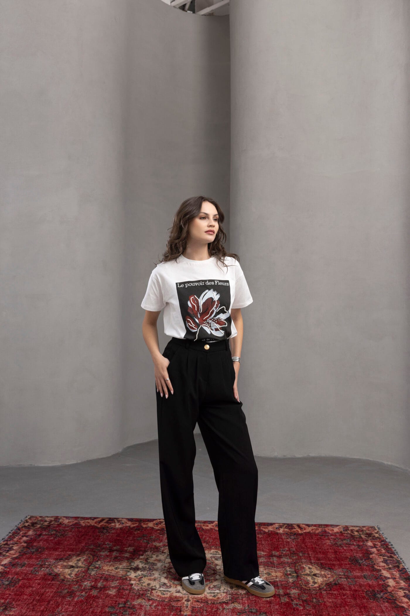 Premium-Tasli-Cicek-Desenli-T-Shirt