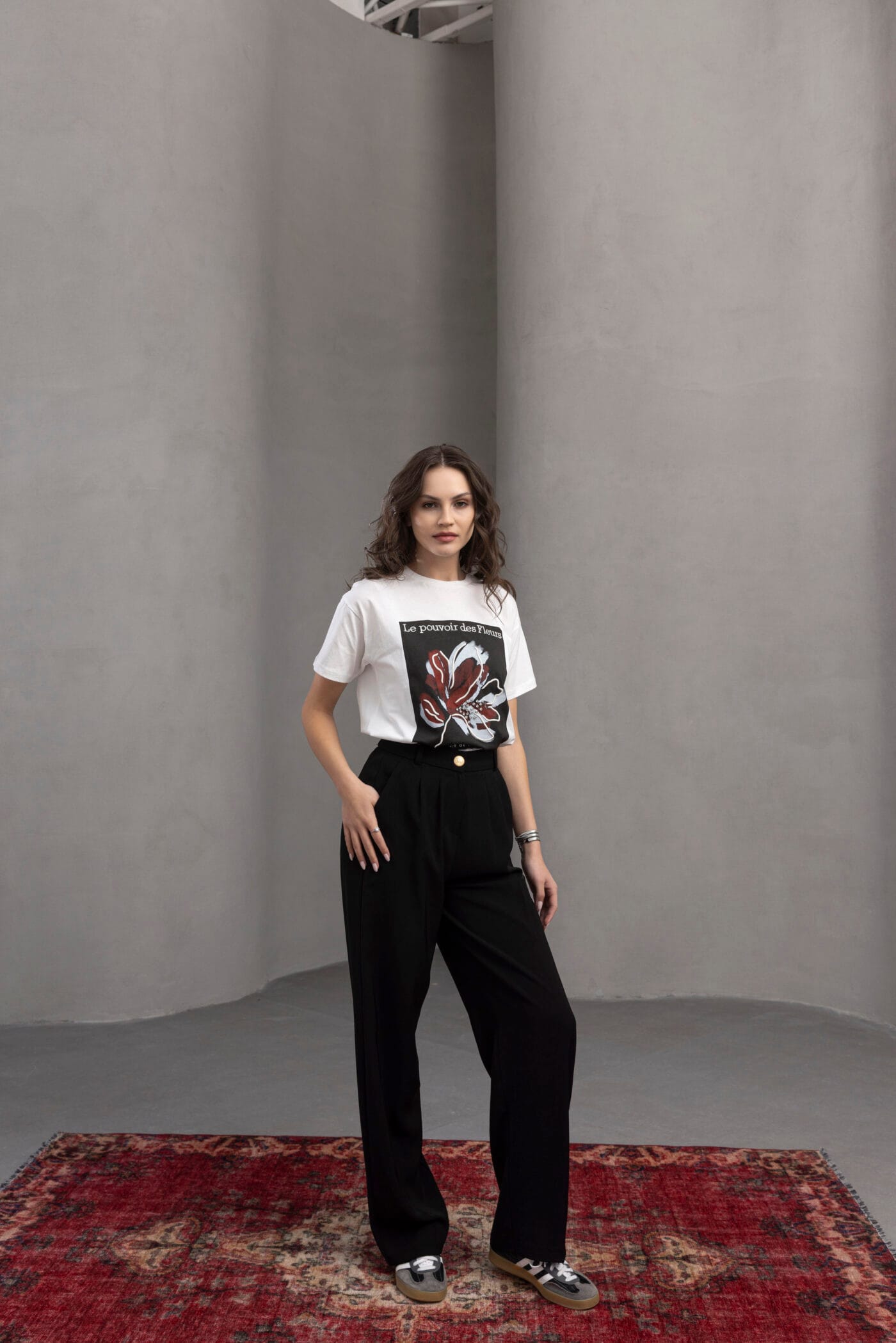 Premium-Tasli-Cicek-Desenli-T-Shirt