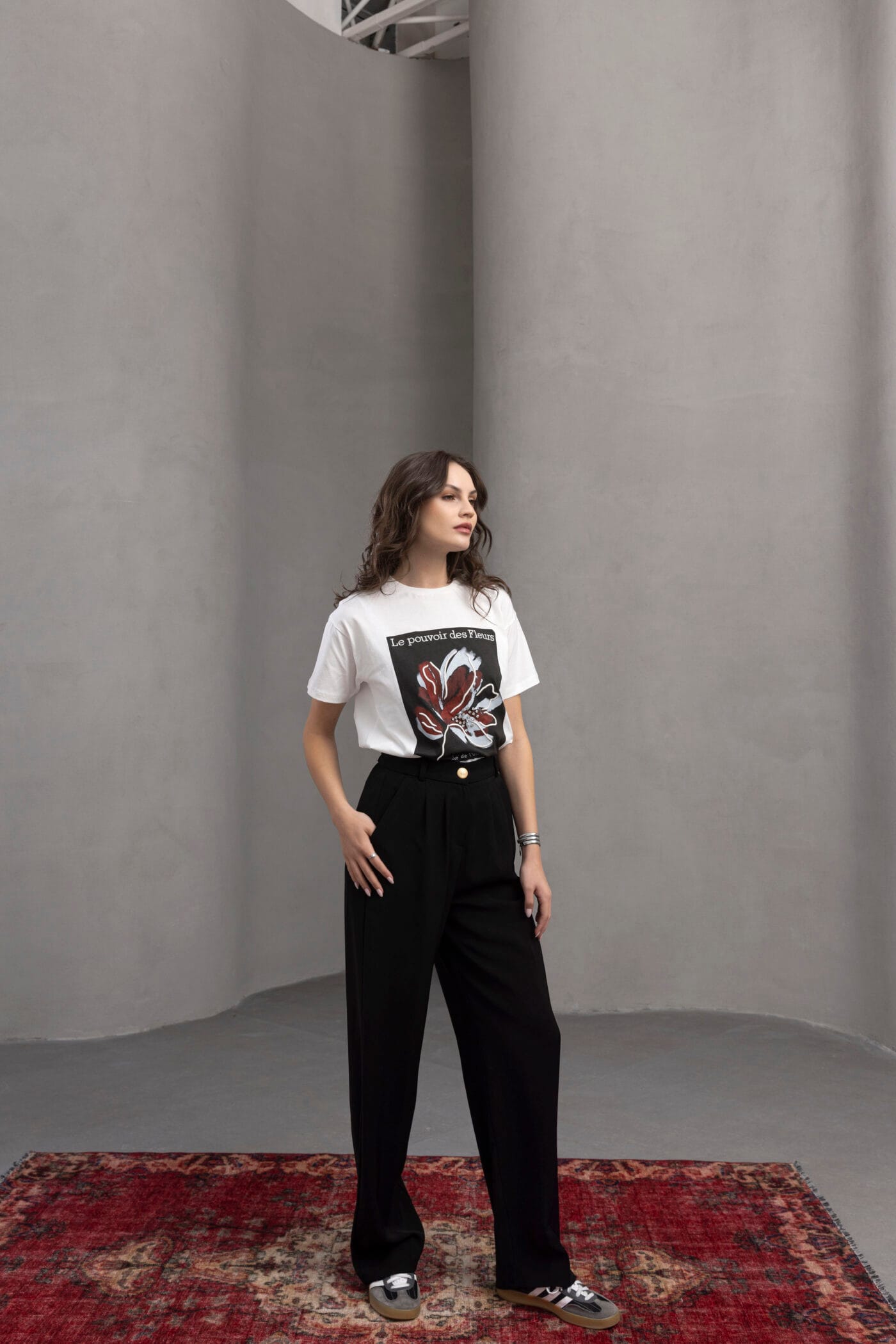 Premium-Tasli-Cicek-Desenli-T-Shirt